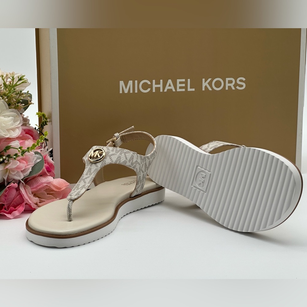 Michael Kors Vanilla Thong Sandals NIB - Picture 10 of 11